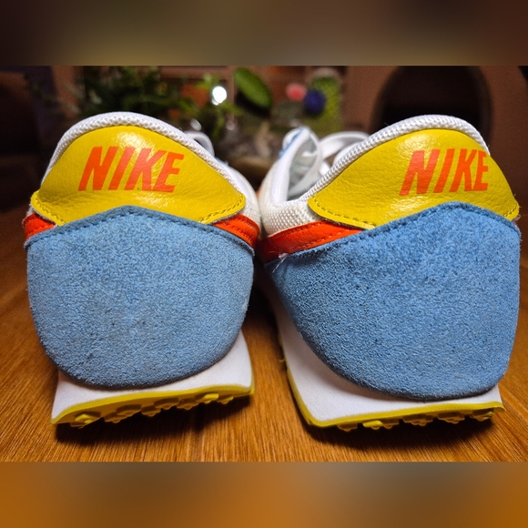 Nike Women's Daybreak Sneakers - Size 7 - Picture 5 of 7